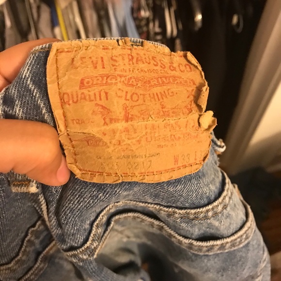 Vintage Mid-Rise Levi Jeans - Picture 6 of 6